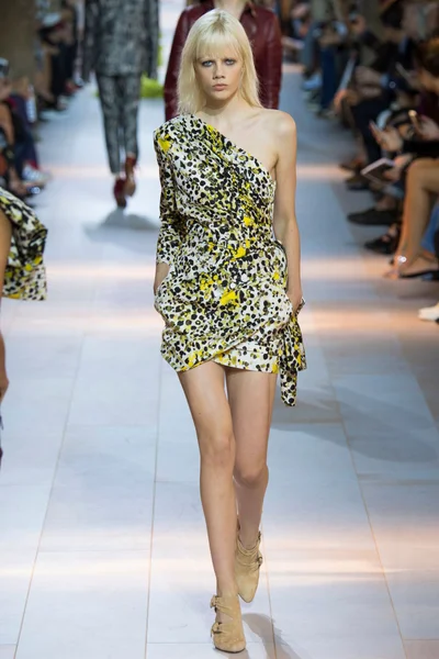 Look 19
